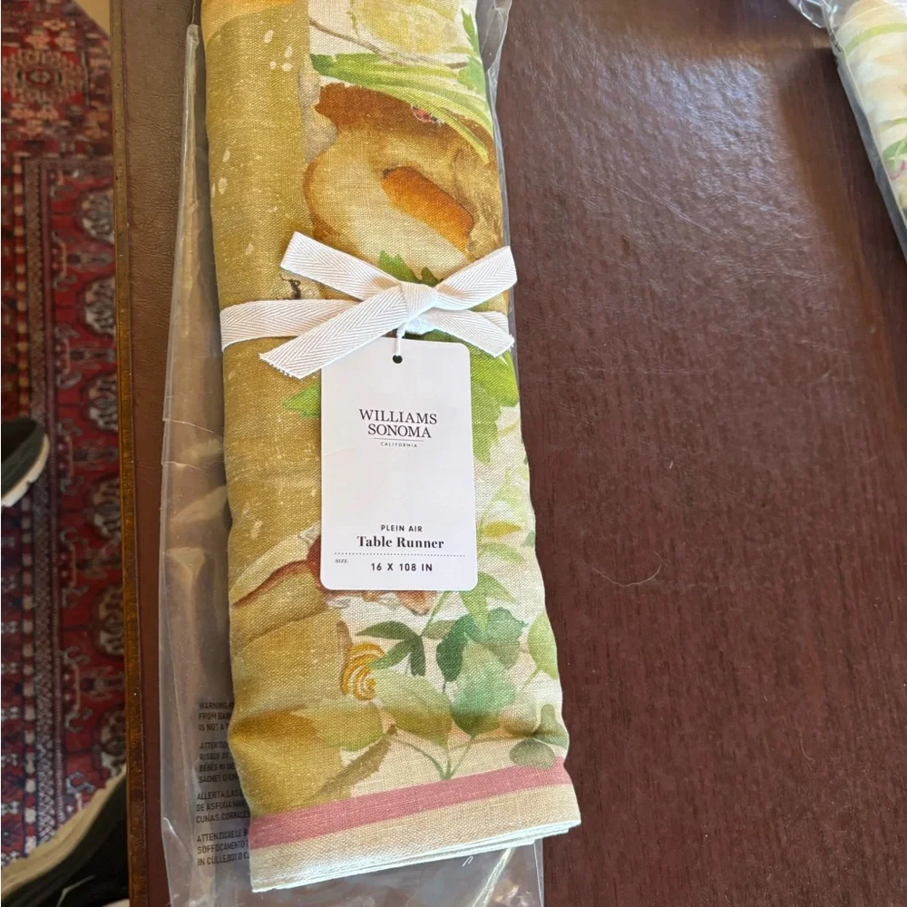 Williams Sonoma NWT discontinued Plein Air Easter linen table runner